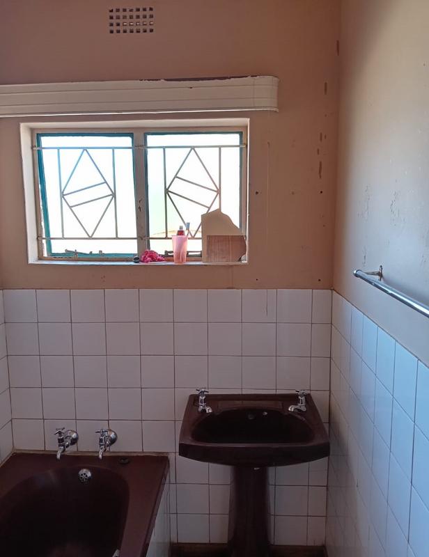 2 Bedroom Property for Sale in Galeshewe Village Northern Cape